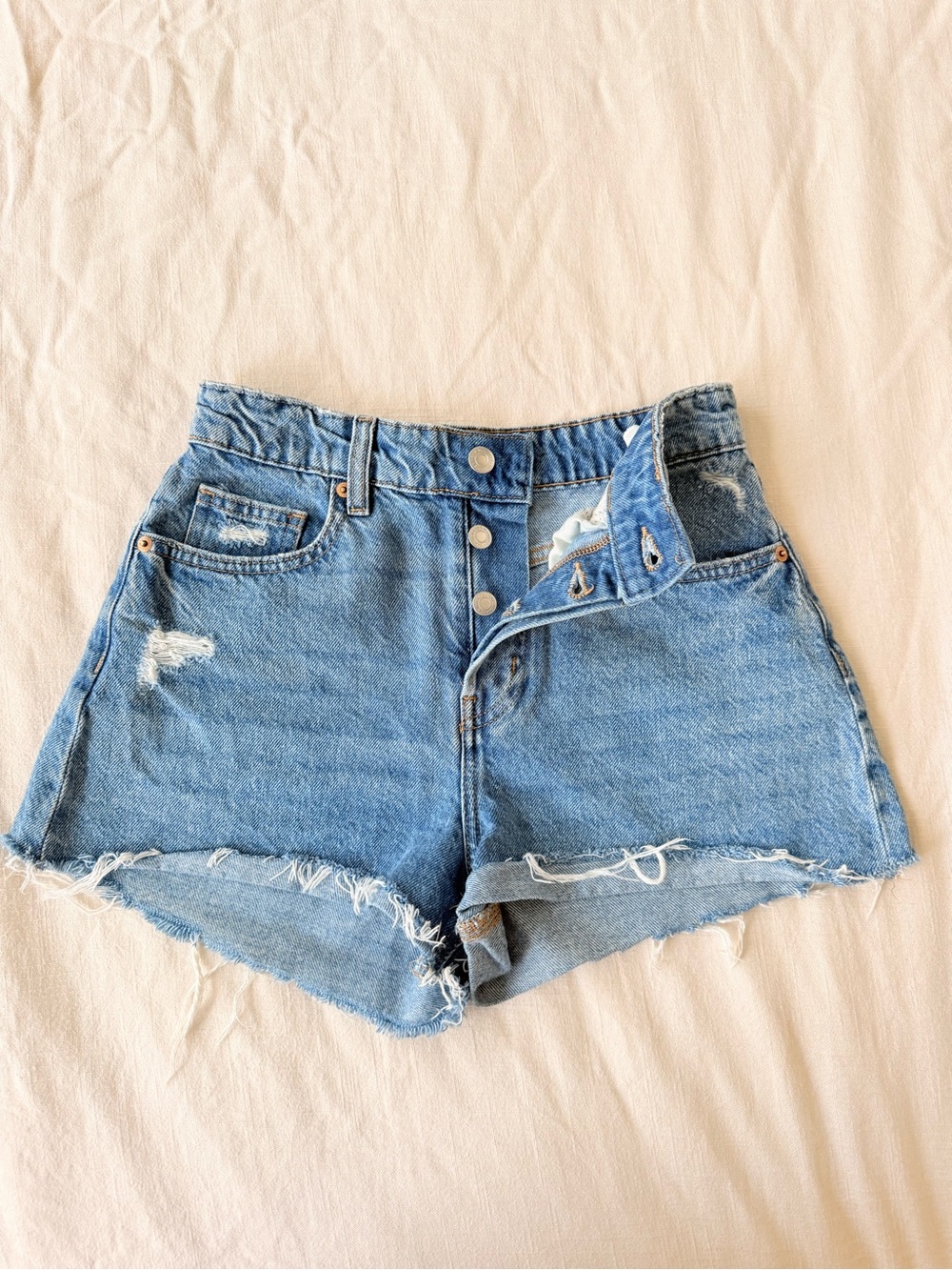 H&M Light Blue High-Waist Distressed Jean Shorts - Picture 2 of 3